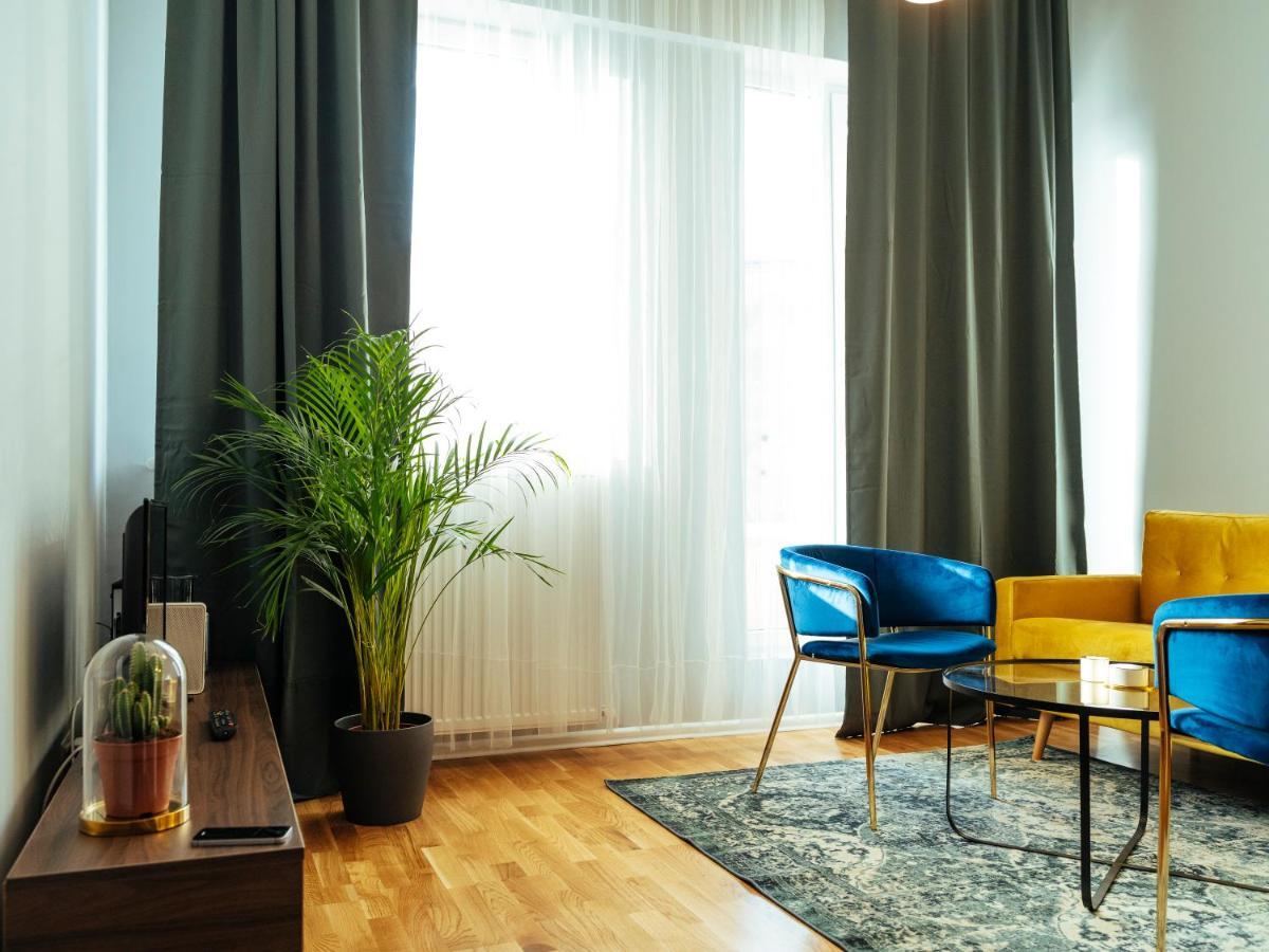 Beautiful Apartment - Top Location - Amazing Balcony Bukarest Kültér fotó