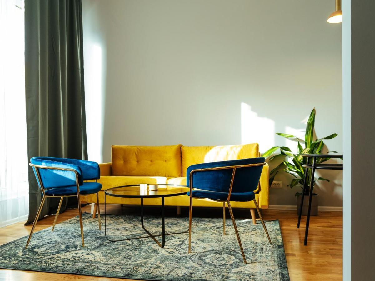 Beautiful Apartment - Top Location - Amazing Balcony Bukarest Kültér fotó