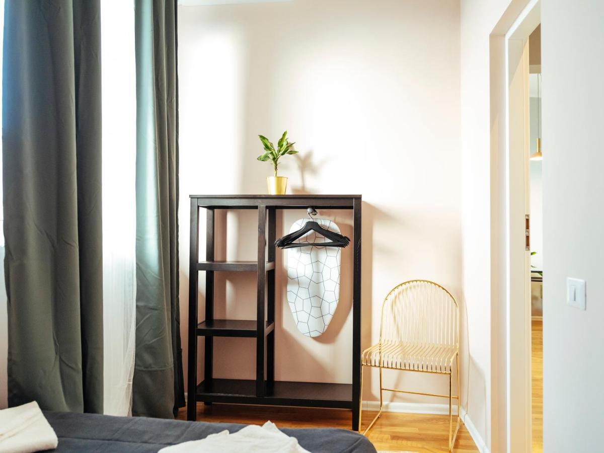 Beautiful Apartment - Top Location - Amazing Balcony Bukarest Kültér fotó