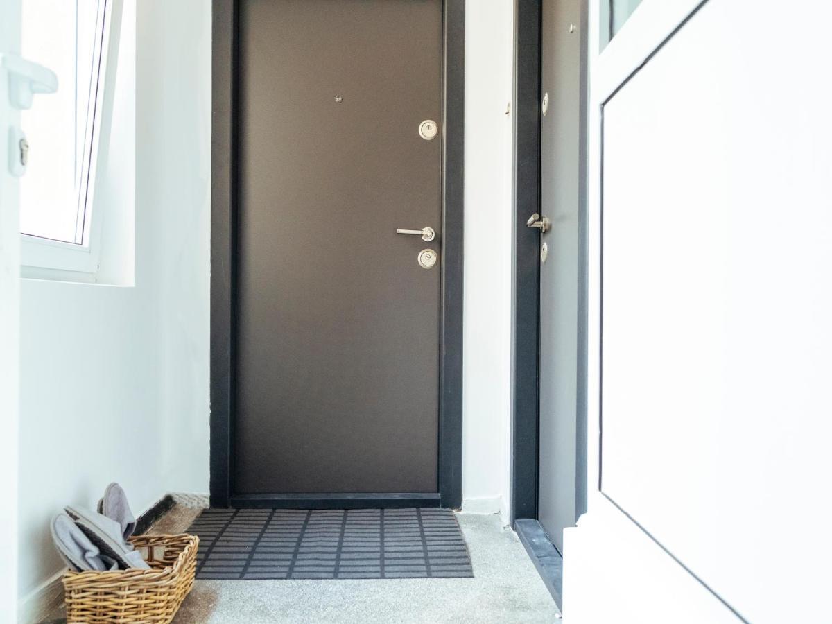 Beautiful Apartment - Top Location - Amazing Balcony Bukarest Kültér fotó