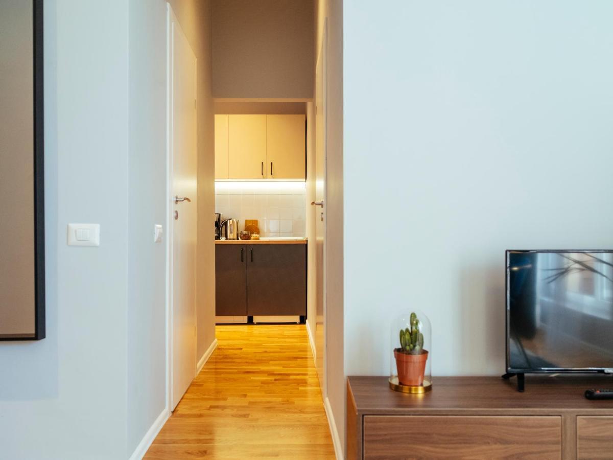 Beautiful Apartment - Top Location - Amazing Balcony Bukarest Kültér fotó
